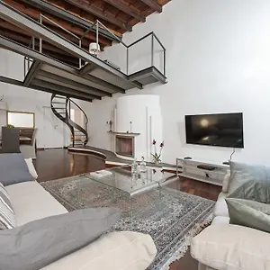 Antique-modern Flat By Navona Square Apartment